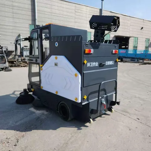 2.0m Cleaning Width Electric Street Sweeper with Water Tank