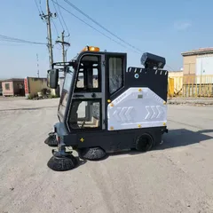 2.0m Cleaning Width Electric Street Sweeper with Water Tank