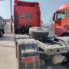 中国重汽SITRAK牵引车，6×4后驱，适用于长途物流