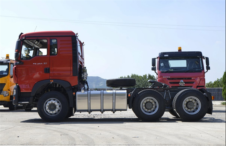 Sitrak G7 Tractor with MC13 Engine, 13L Displacement, For Heavy-Duty Transportation