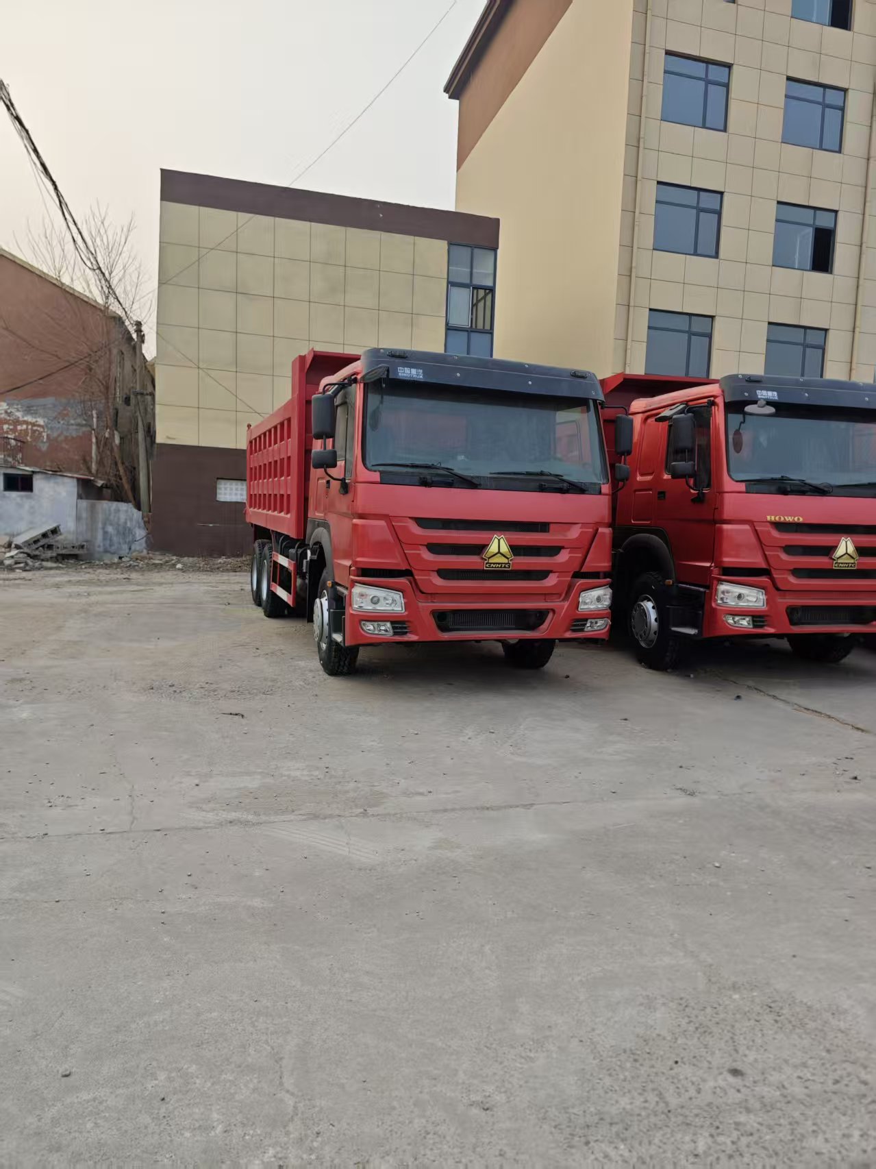 可靠的HOWO 6x4 10轮自卸车 | 高容量液压自卸车出售