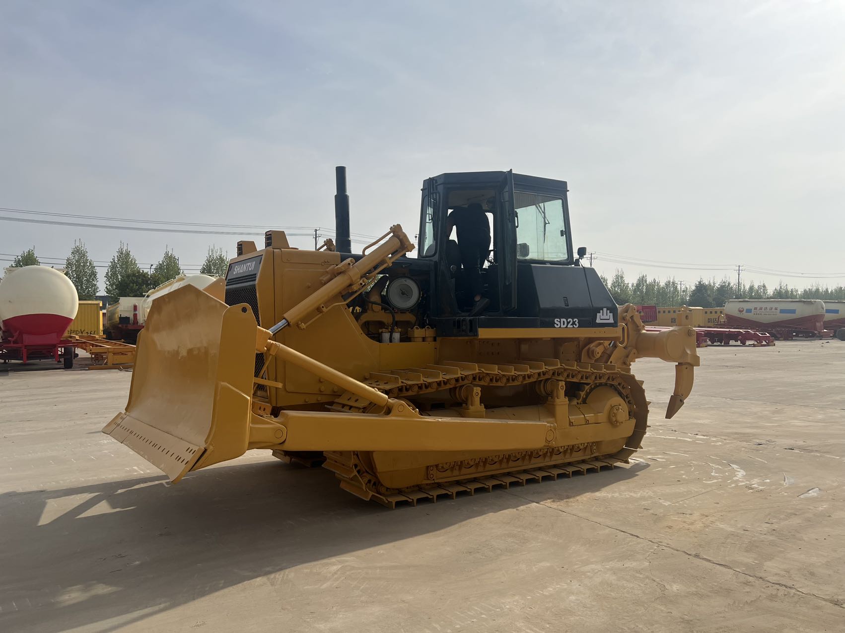 Shantui SD23 Bulldozer