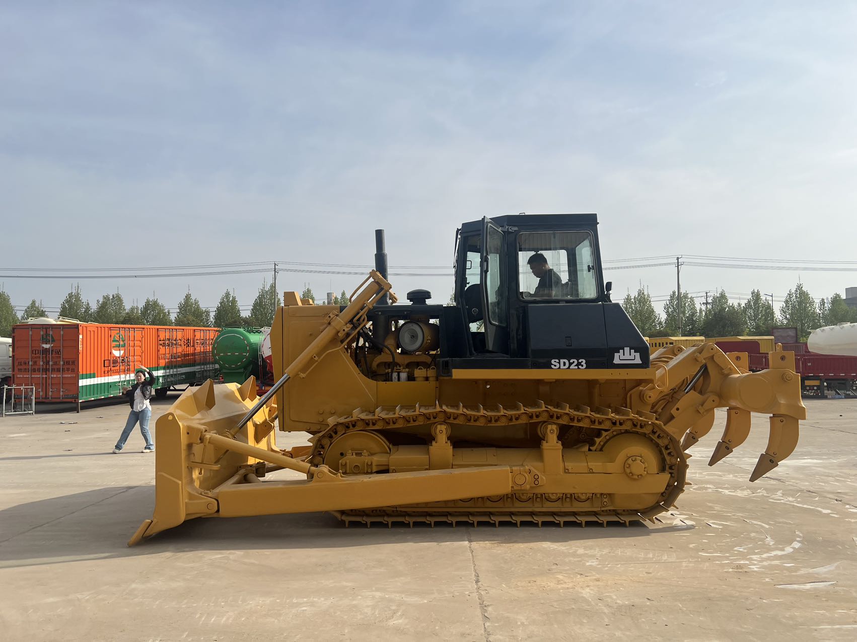 Shantui SD23 Bulldozer