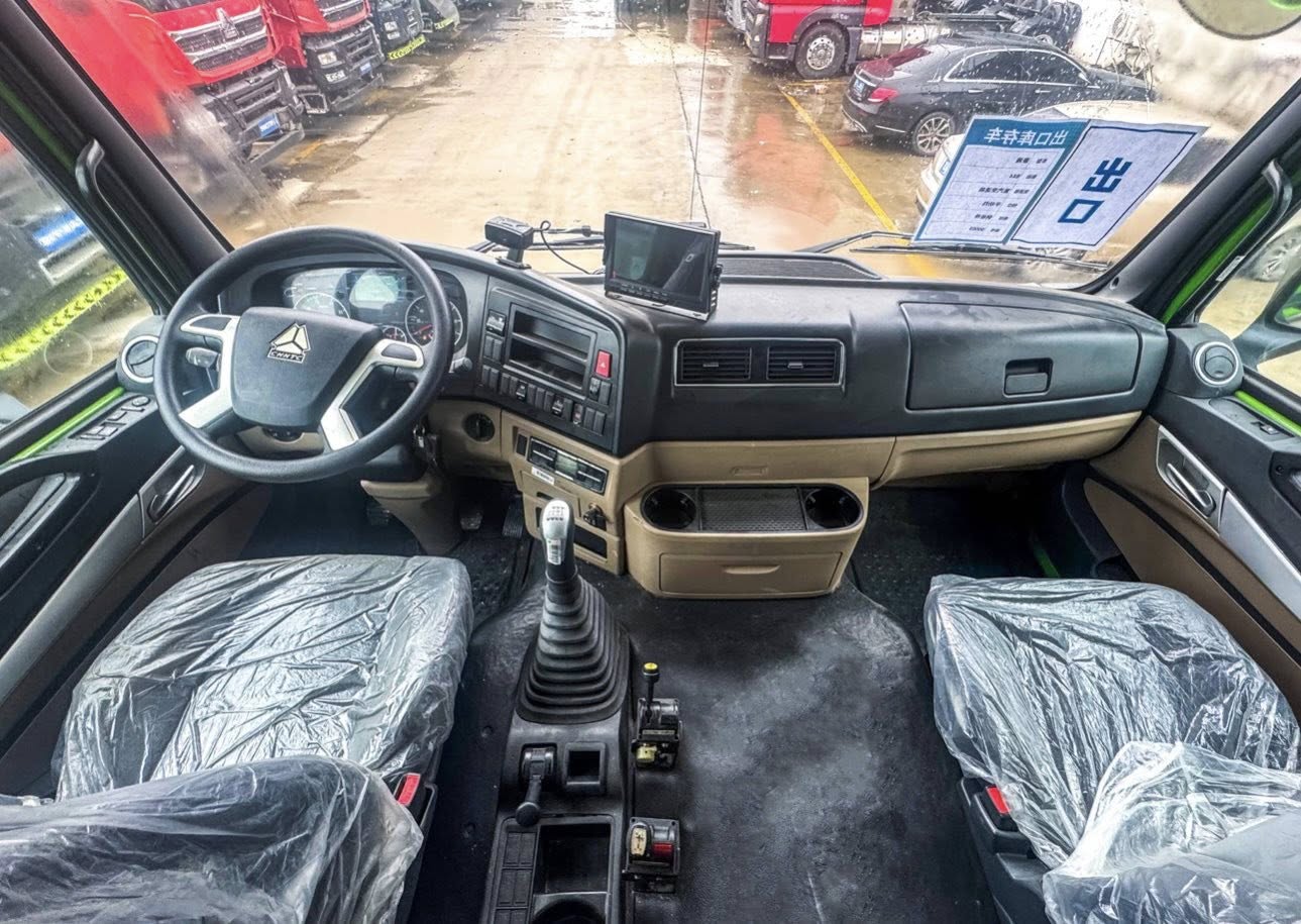 Howo NX 8×4 自卸卡车