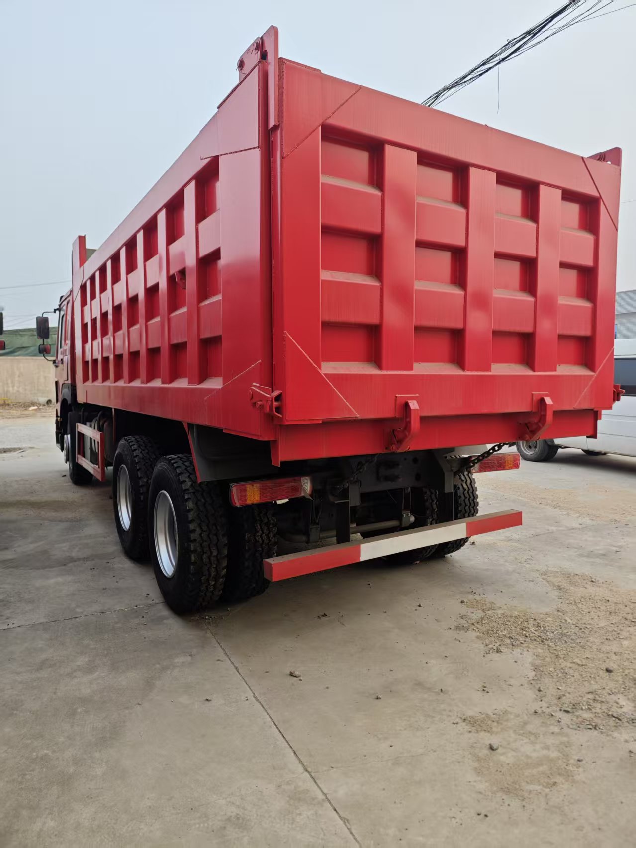 可靠的HOWO 6x4 10轮自卸车 | 高容量液压自卸车出售