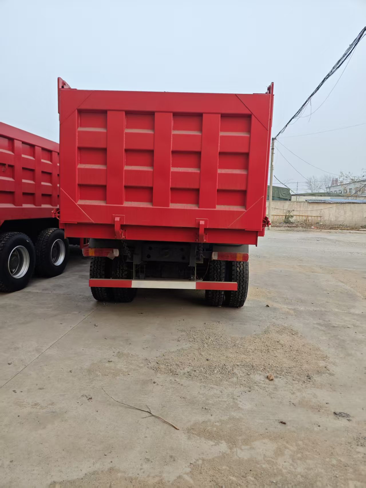 可靠的HOWO 6x4 10轮自卸车 | 高容量液压自卸车出售