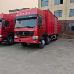 HOWO 8x4 货车出售 | 中国重汽重型货车厢式拖车