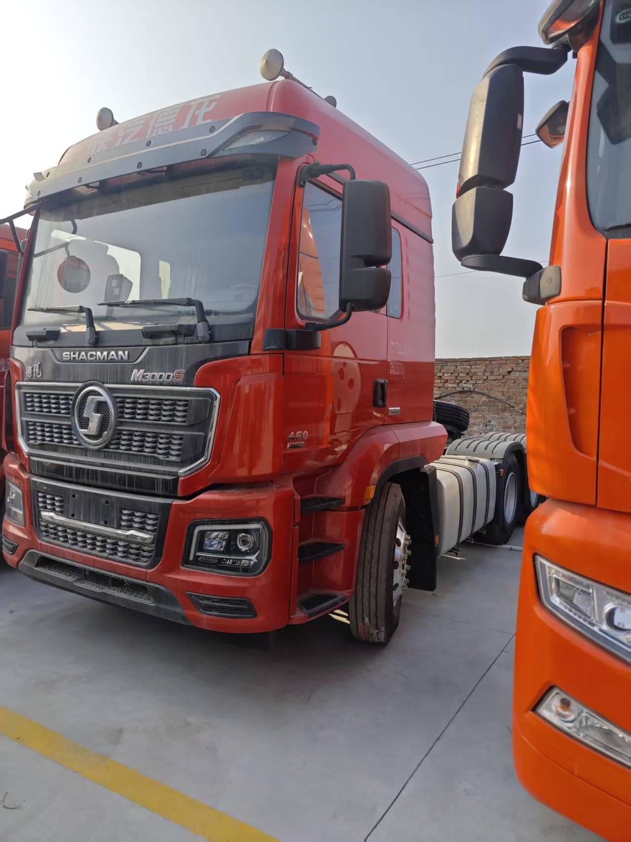 New Brand Shacman M3000s 6x4 Left Hand Drive Tractor Truck Air Suspension Driver's Seat Diesel Weichai Engine Fast Gear Euro 5