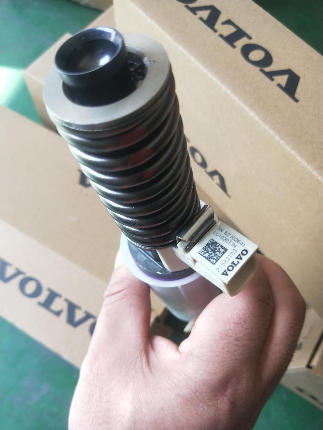 EC380D、EC480D全系列沃尔沃发动机燃油喷射器总成，零件号21582103