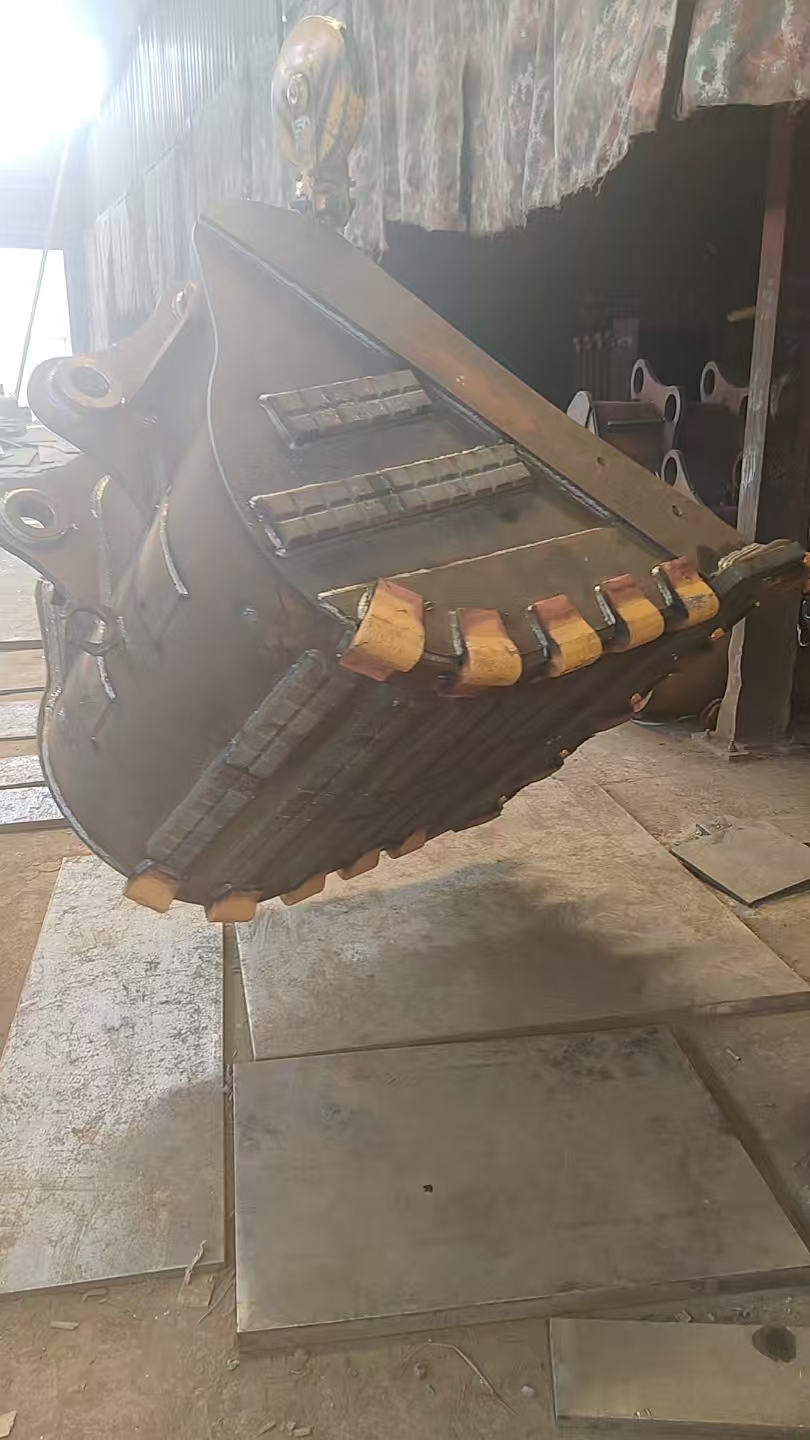 LiuGong LG975 Excavator Rock Bucket, 5.5 m³, 6 Tonnes