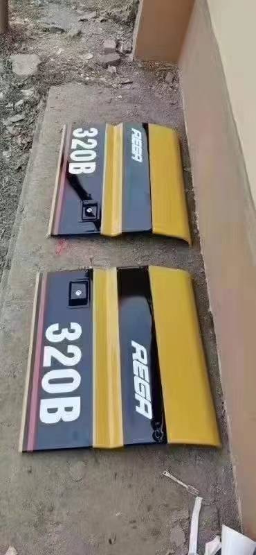 Cat 320B泵门、散热器门、发动机罩、驾驶室座椅及全系列挖掘机备件