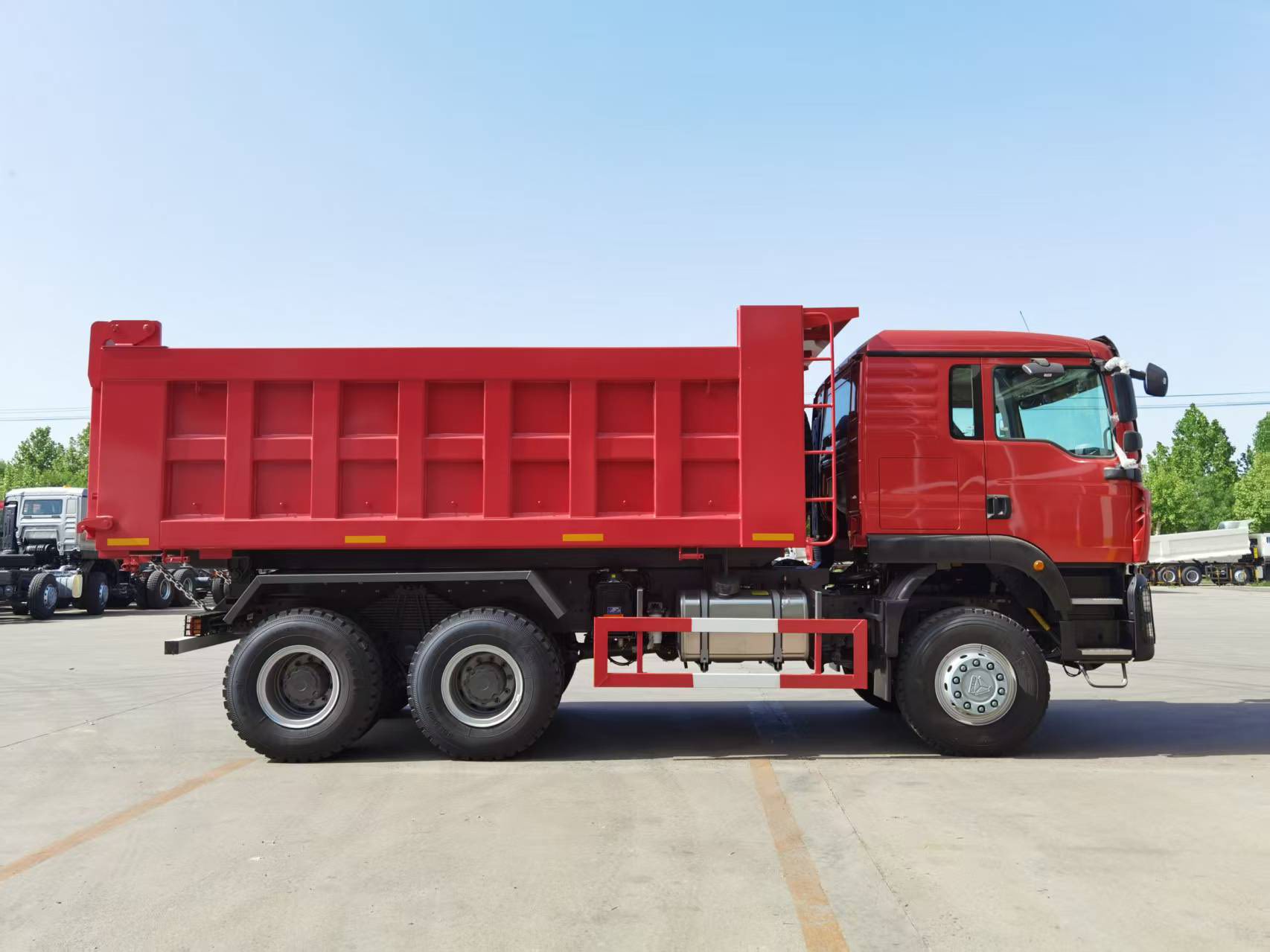 中国重汽豪沃TX 6×4自卸车