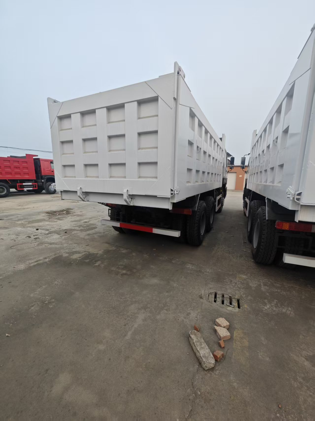 中国重汽豪沃 6×4 重型自卸车