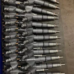 适用于沃尔沃 EC210B D6E 发动机的燃油喷射器 04390987