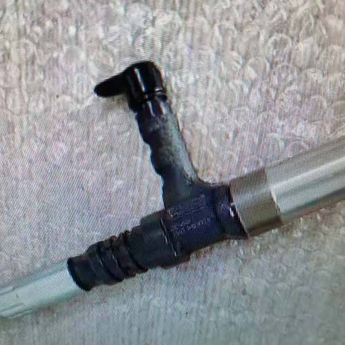 燃油喷射器 095000-1211，小松零件号 6156-11-3300