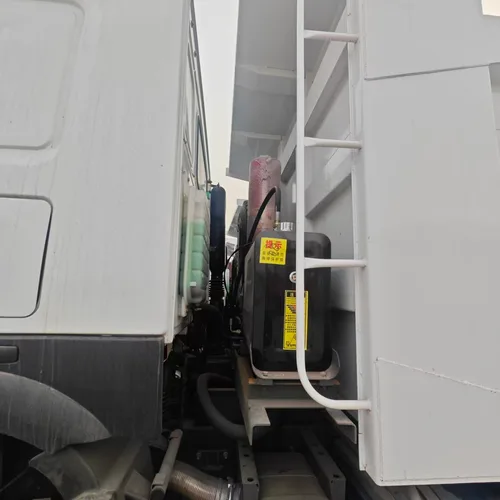 中国重汽豪沃 6×4 重型自卸车
