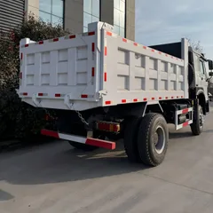 豪沃4X4自卸卡车