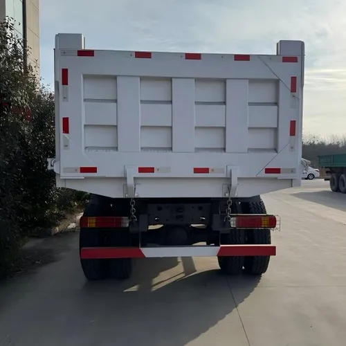 豪沃4X4自卸卡车