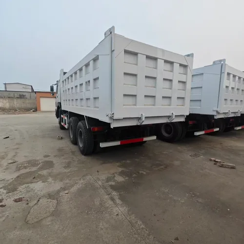中国重汽豪沃 6×4 重型自卸车