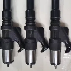 燃油喷射器 095000-1211，小松零件号 6156-11-3300