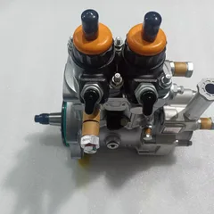 发动机燃油喷射泵，零件号：094000-0582 / 6261-71-1111