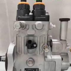 发动机燃油喷射泵，零件号：094000-0582 / 6261-71-1111