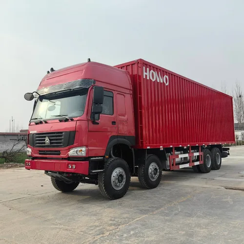 中国重汽豪沃8×4厢式货车