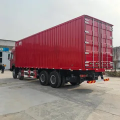 中国重汽豪沃8×4厢式货车