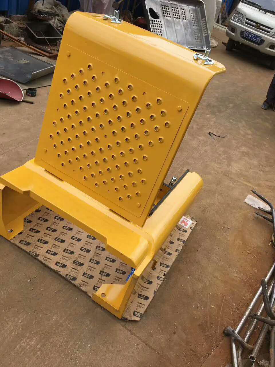 Volvo 210DB & Lingong Excavator Toolbox, Full Body Sheet Metal Parts, Cab Seat