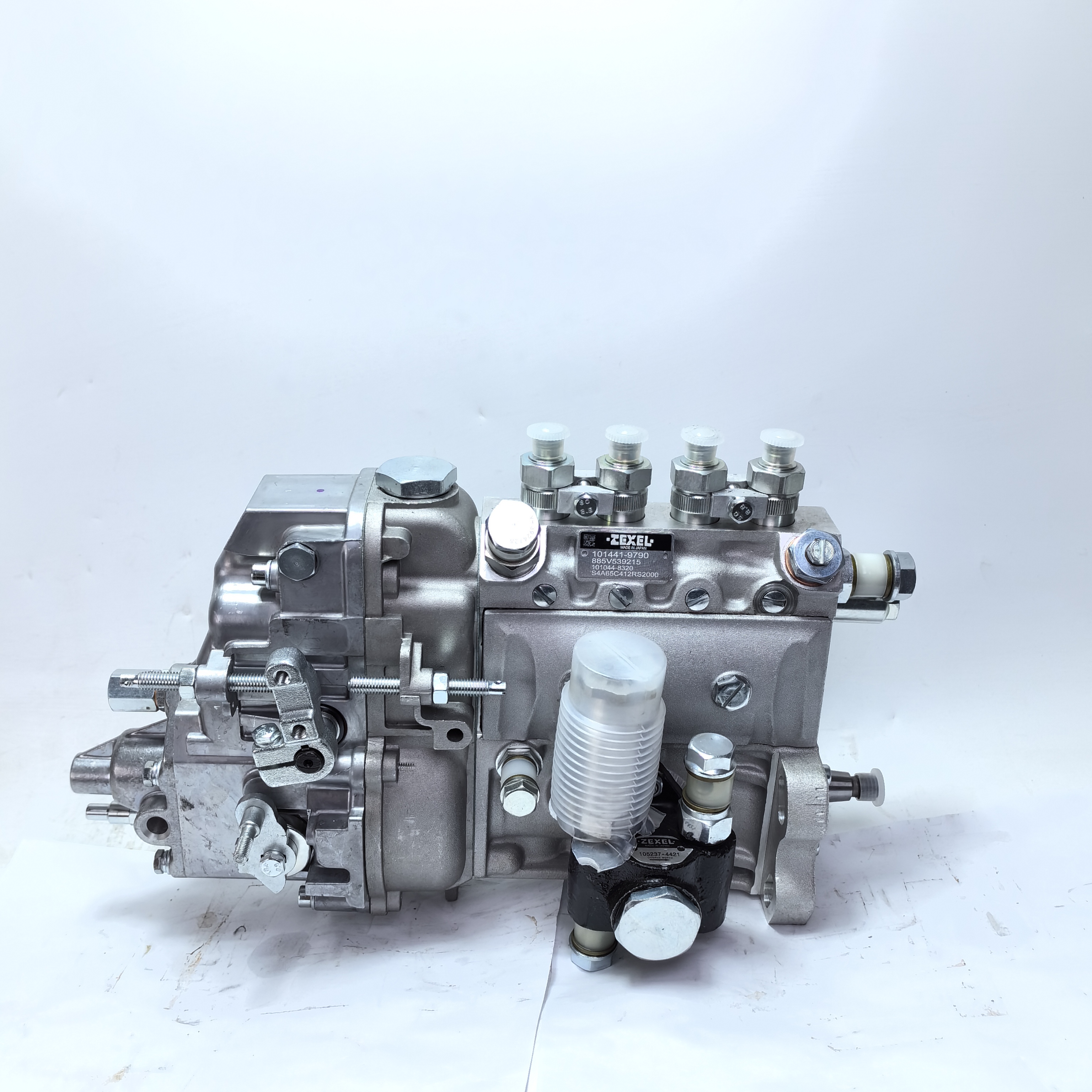 适用于三菱4D31/4D32/4D33/4D34发动机的燃油喷射泵总成101441-9790 (CPES4A65C412RS2000)