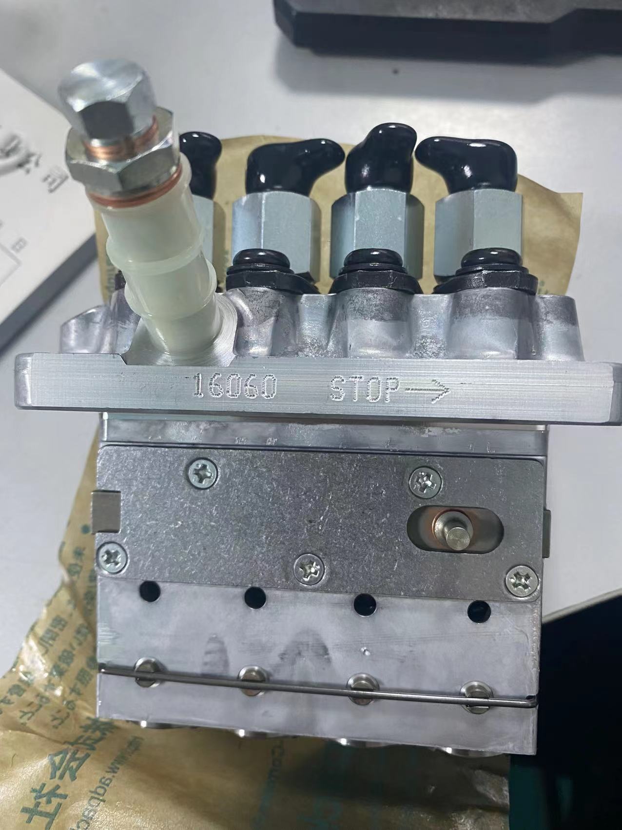 适用于久保田V1305 V1505发动机的燃油喷射泵16060-51013