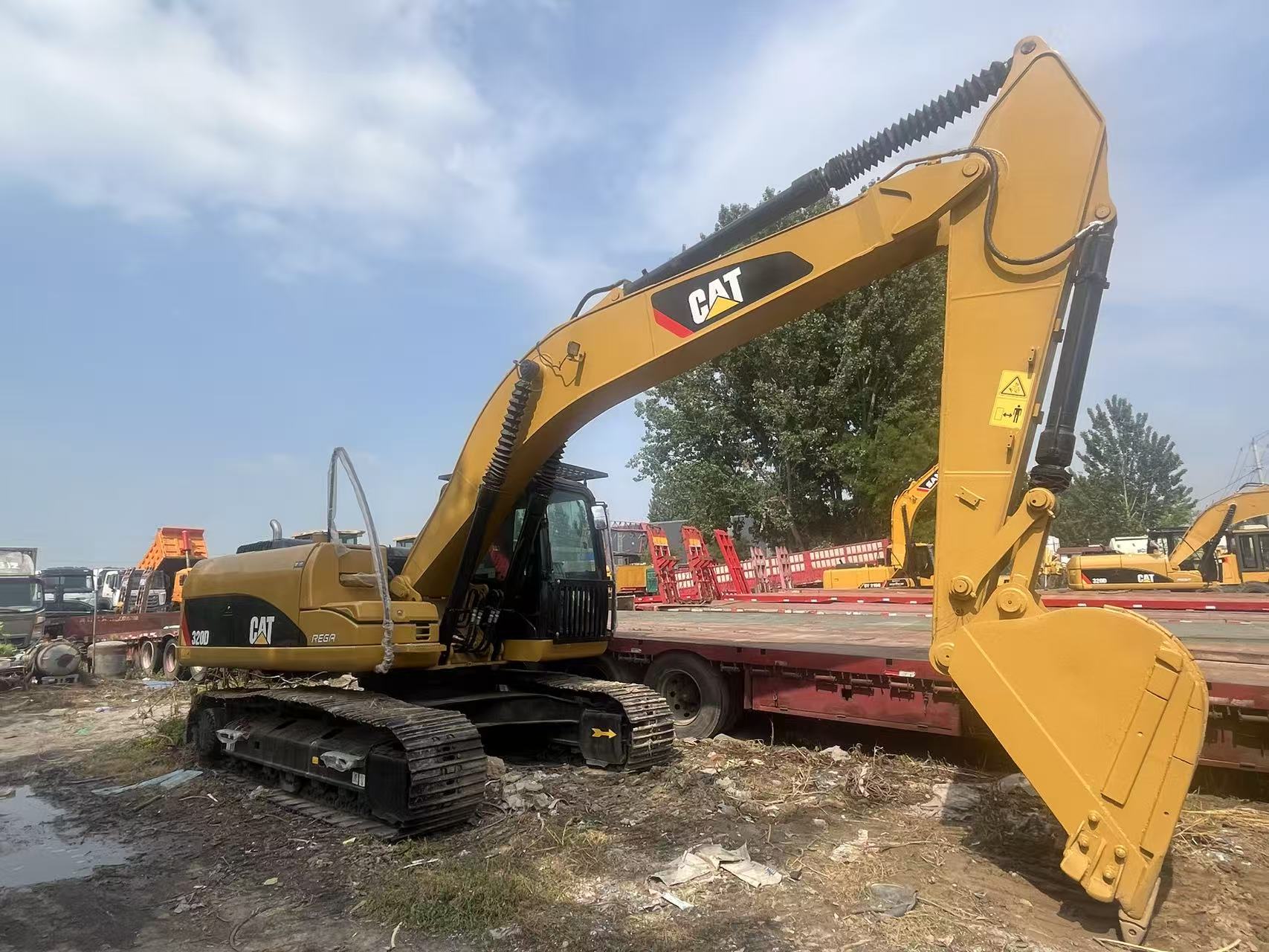 卡特彼勒 CAT 320D 液压挖掘机 20吨工程挖掘机 出口特供，附带官方出口许可证
