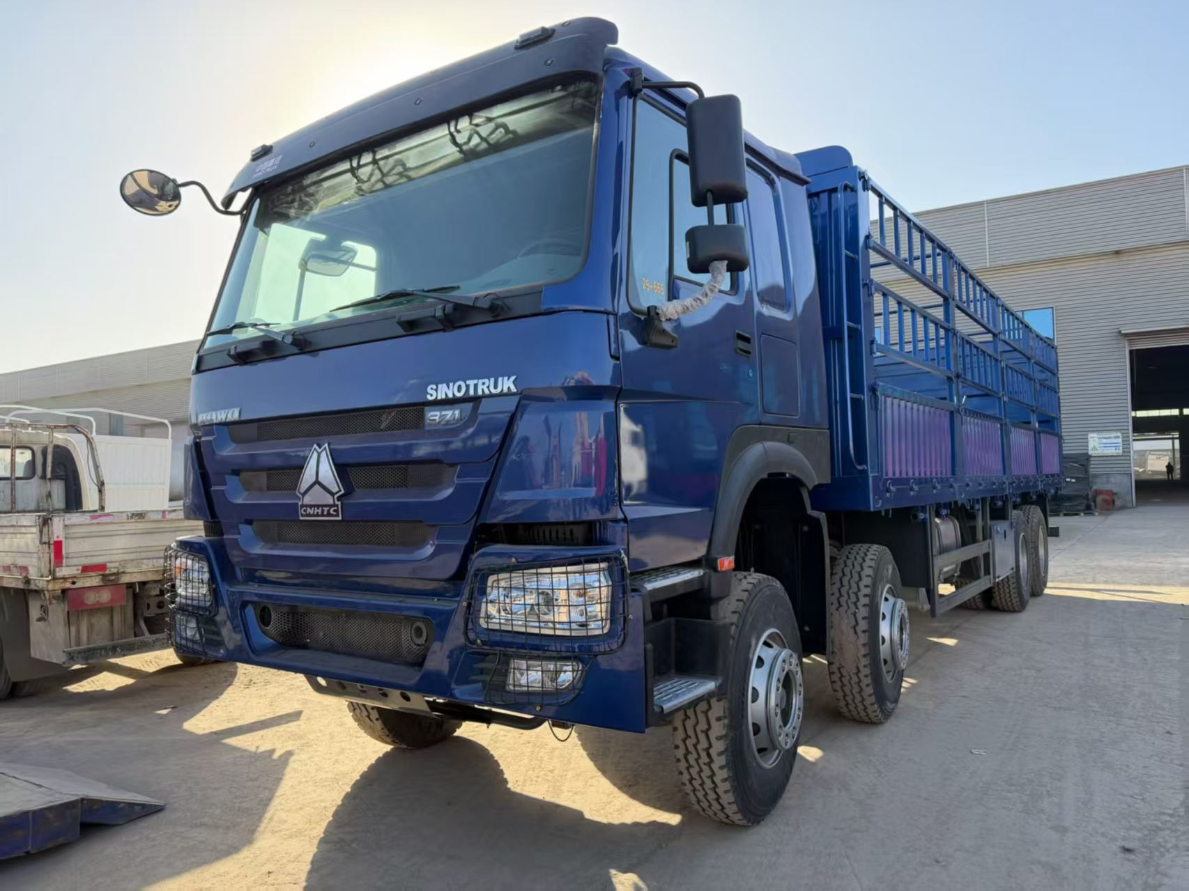 HOWO TX 400HP Export Dump Truck 5.8m Front Lifting Tipper With Export License
