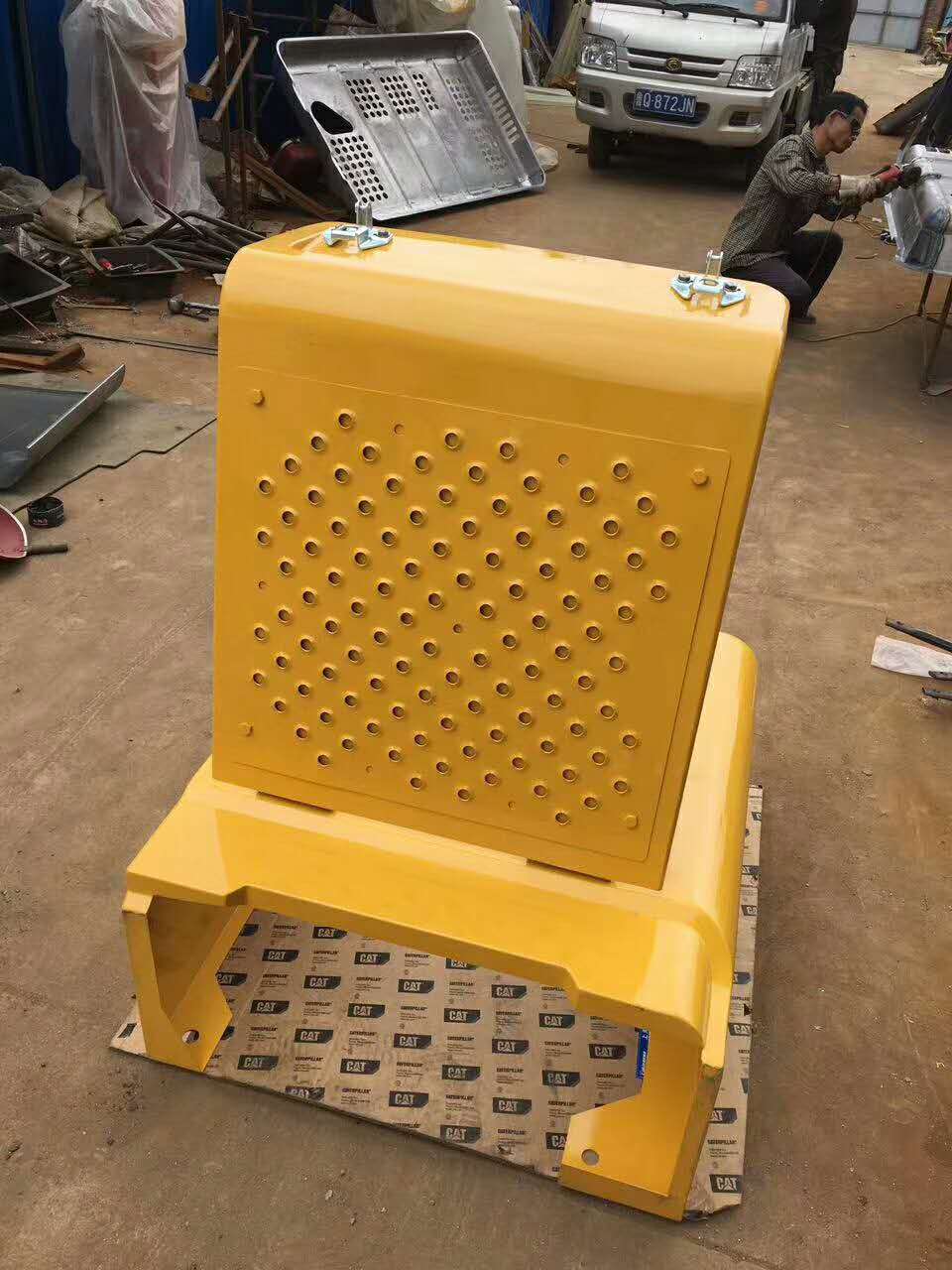 Volvo 210DB & Lingong Excavator Toolbox, Full Body Sheet Metal Parts, Cab Seat