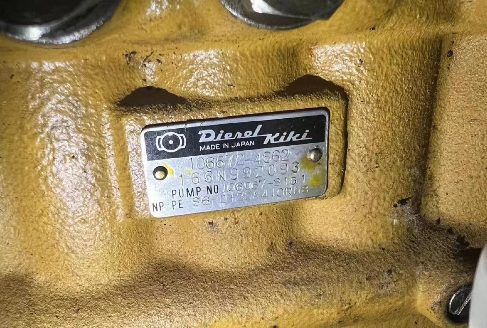 适用于小松D155A-1/2/3/4推土机和S6D155发动机的燃油喷射泵6128-71-1070
