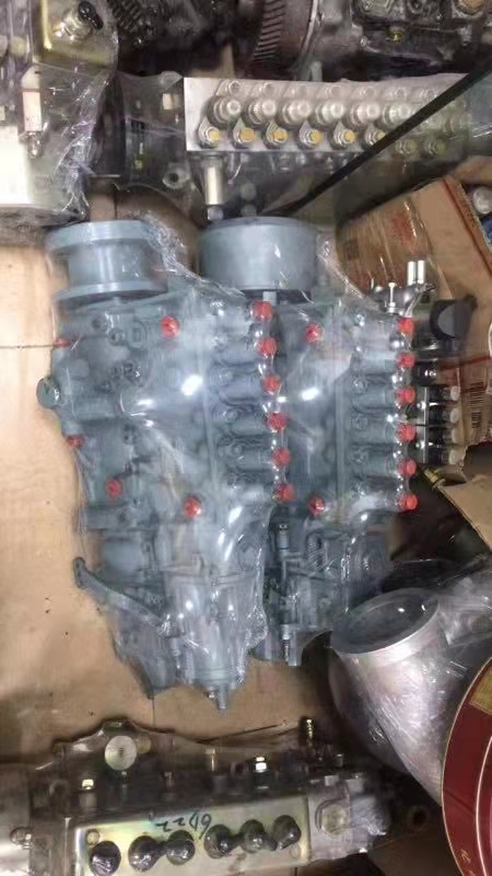 适用于小松S6D125E-2发动机的燃油喷射泵总成6151-71-1440，适用于WA420、WA470-3轮式装载机和PC400-7挖掘机