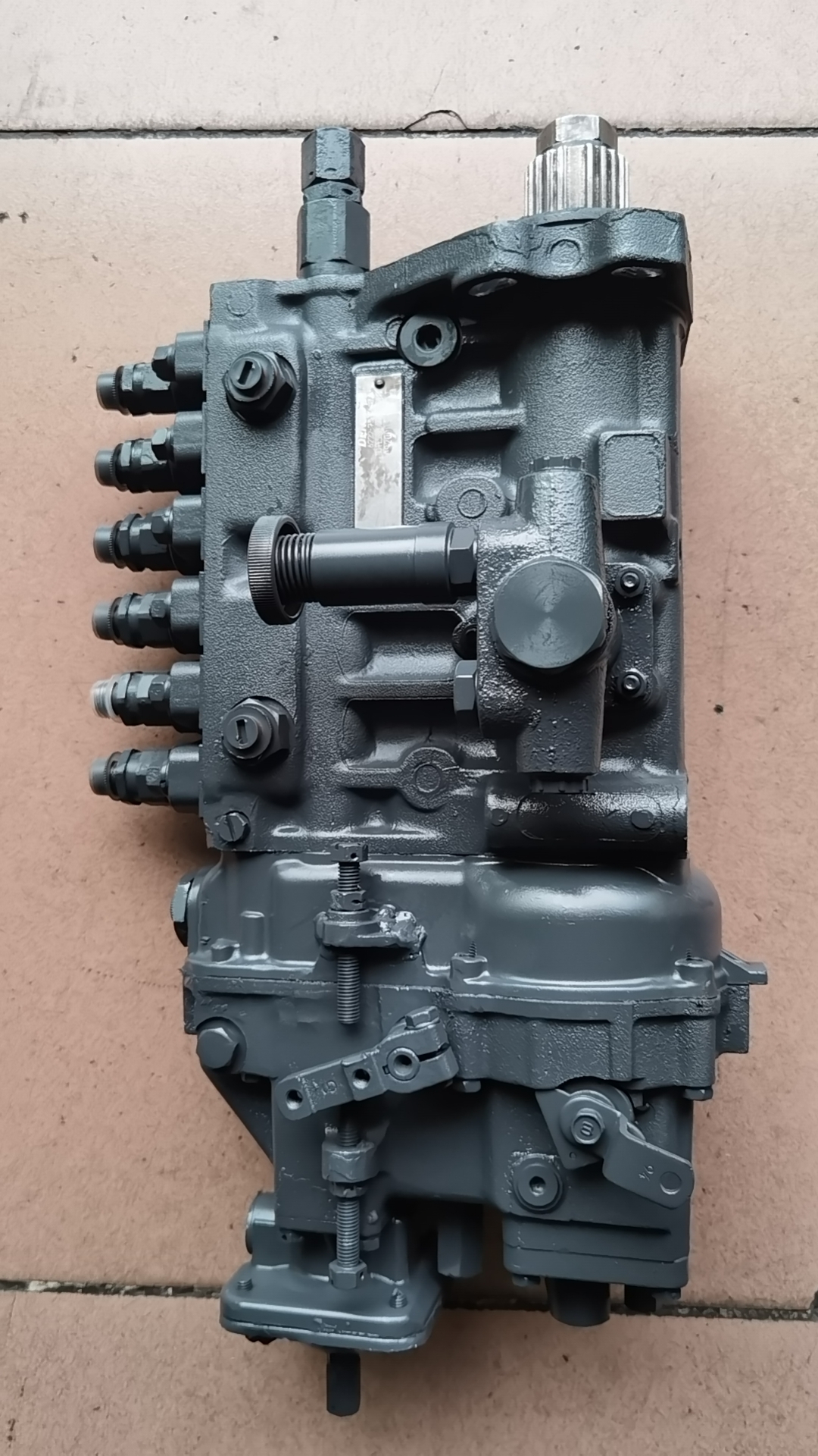 Fuel Injection Pump 6222-73-1110 / 09200-1171 for Komatsu PC200-7 and PC300-6 Excavators