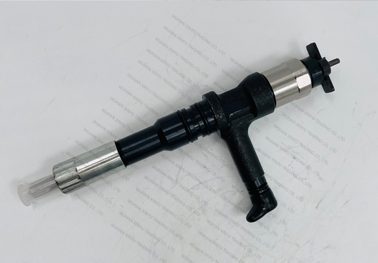 适用于配备 SAA6D125E-6A 发动机的小松 PC450-8/10、PC490-11 挖掘机的燃油喷射器 6252-11-3100 / 295050-0720