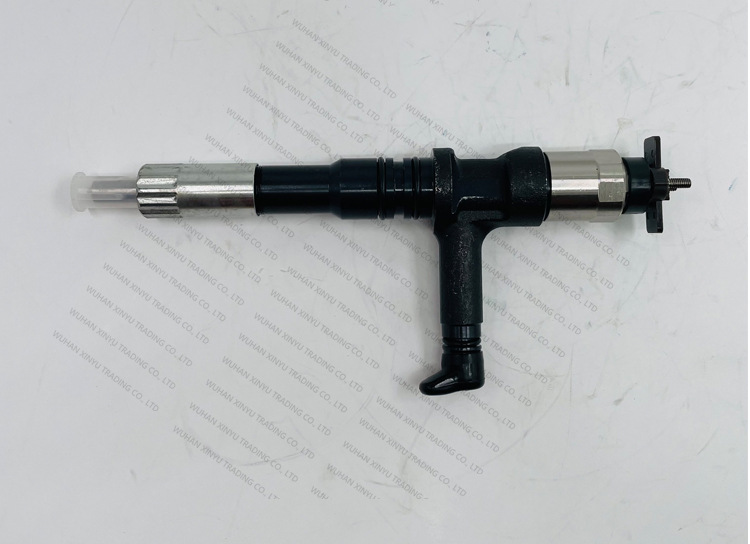 适用于配备 SAA6D125E-6A 发动机的小松 PC450-8/10、PC490-11 挖掘机的燃油喷射器 6252-11-3100 / 295050-0720