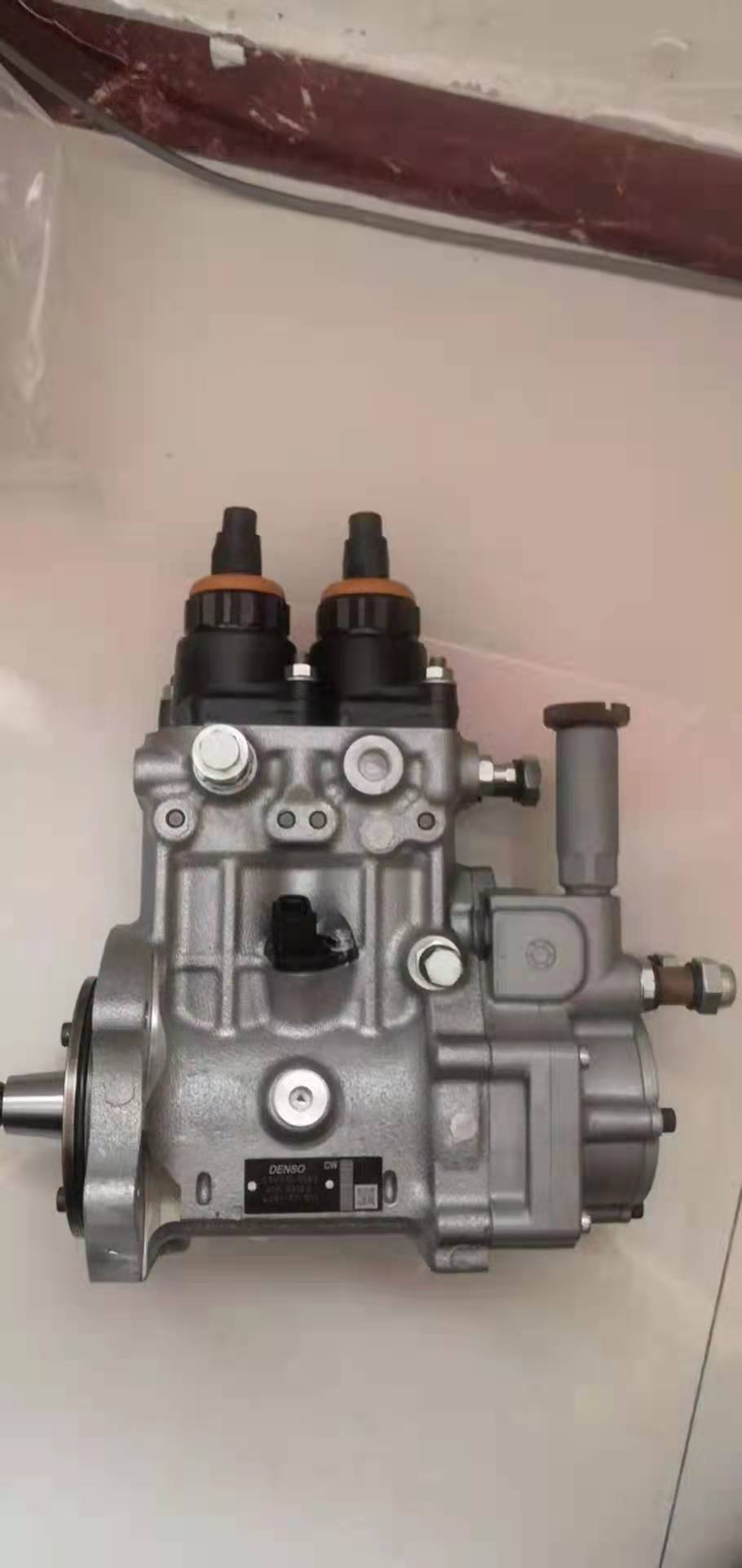 适用于配备 6D140-5 发动机的小松 PC650-8、PC700-8 挖掘机和 D155AX-6 推土机的燃油喷射泵总成 6261-71-1110