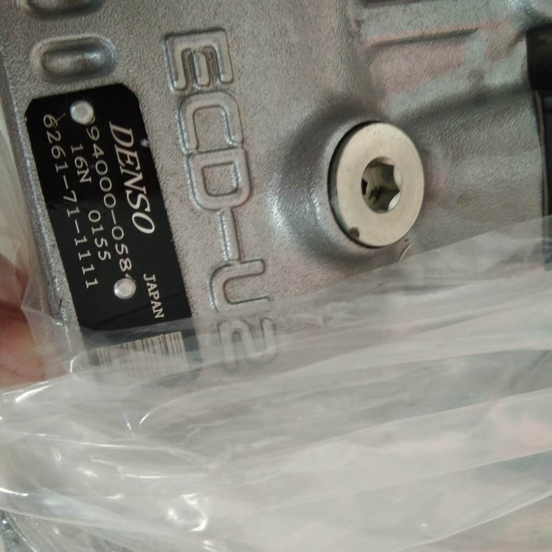 适用于配备 6D140-5 发动机的小松 PC650-8、PC700-8 挖掘机和 D155AX-6 推土机的燃油喷射泵总成 6261-71-1110