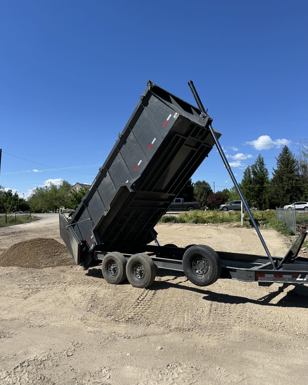 Two-axle dump trailer
