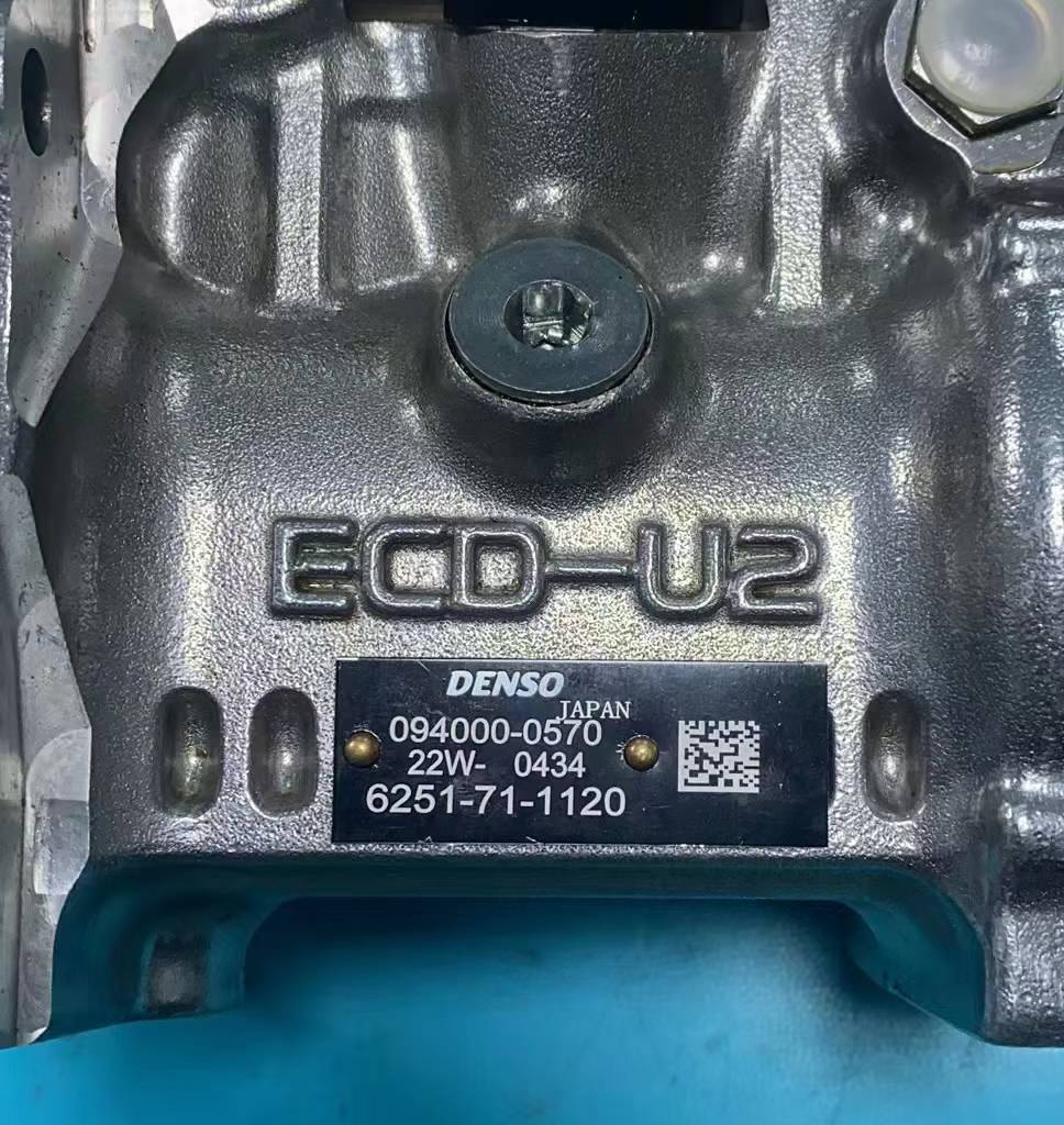 适用于配备 6D125 发动机的小松 PC400-8 和 PC450-8 挖掘机的高压燃油泵 6251-71-1120、094000-0574