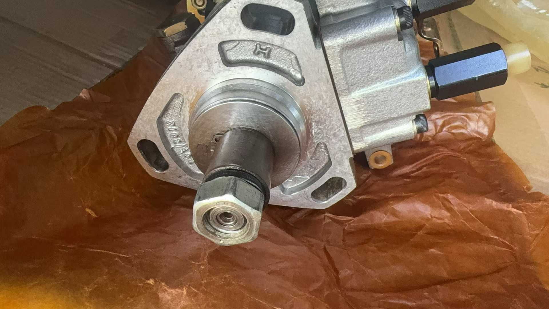 适用于珀金斯 1006-6TW / T6.60CCGR 发动机的燃油喷射泵总成 8521A823G (2643M123)
