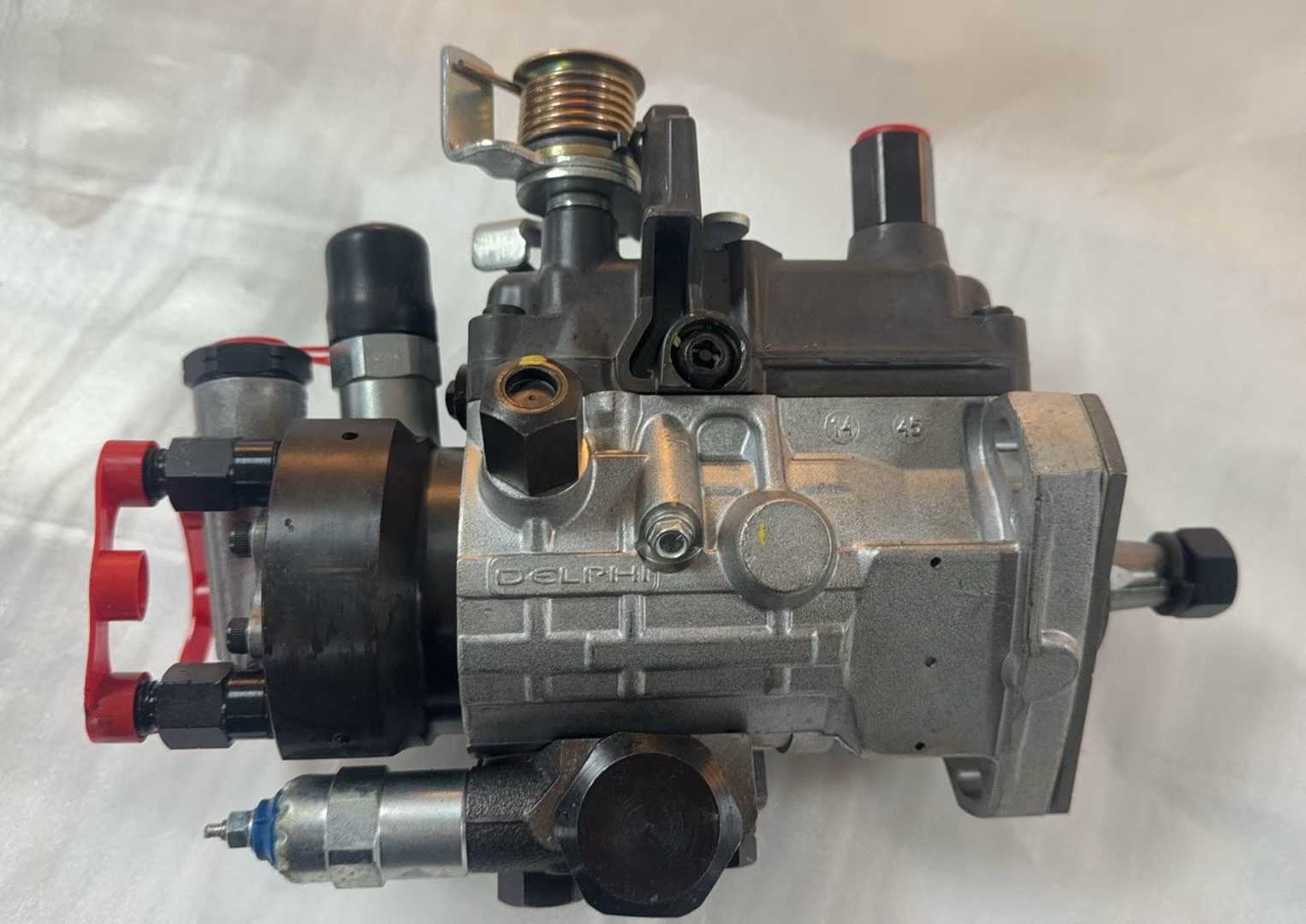 适用于约翰迪尔 4045D/4045T 发动机的燃油喷射泵 9520A790W (RE569473)