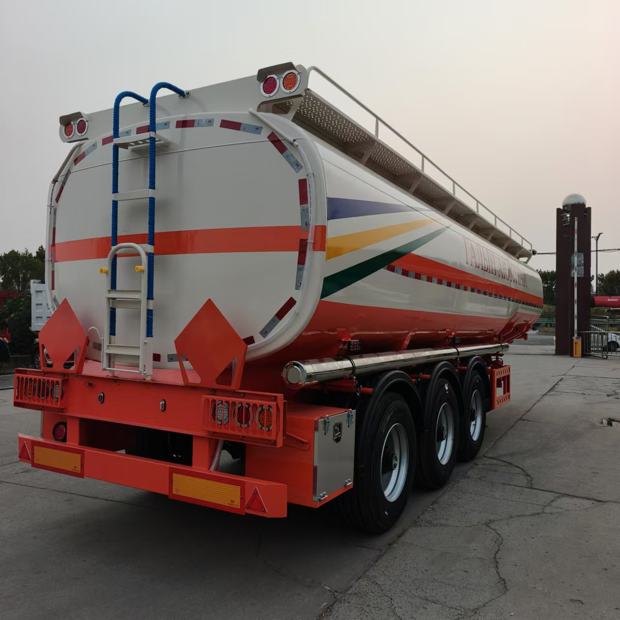3-Axle CIS Standard Fuel Tank Semi-Trailer