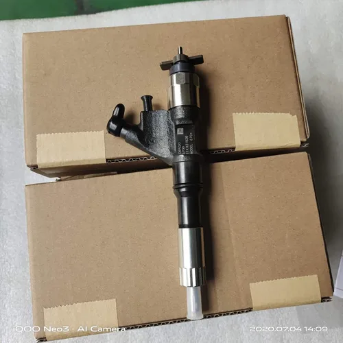 燃油喷射器 095000-6700（电装共轨）