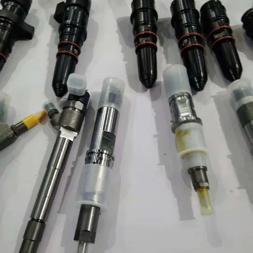 Fuel Injector 6218-11-3100 (Denso 095000-0562) for Komatsu D155A-5 & SA6D140E-3 Engine