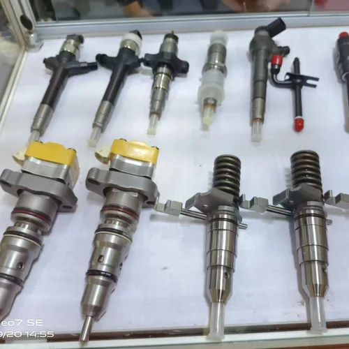 适用于卡特彼勒C9发动机的267-3360燃油喷射器，也适用于325C和328C挖掘机。