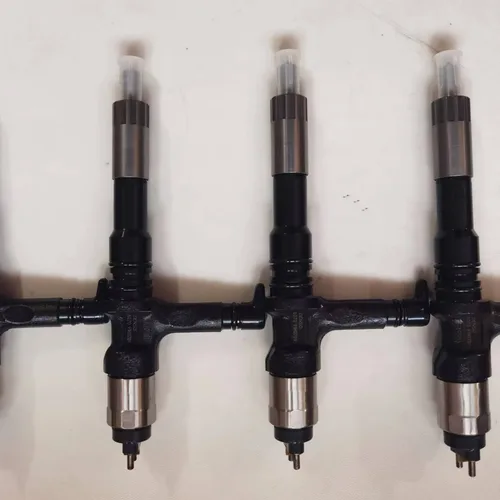 适用于小松S6D155/SA6D155发动机的燃油喷射器总成095000-6070、6251-11-3100